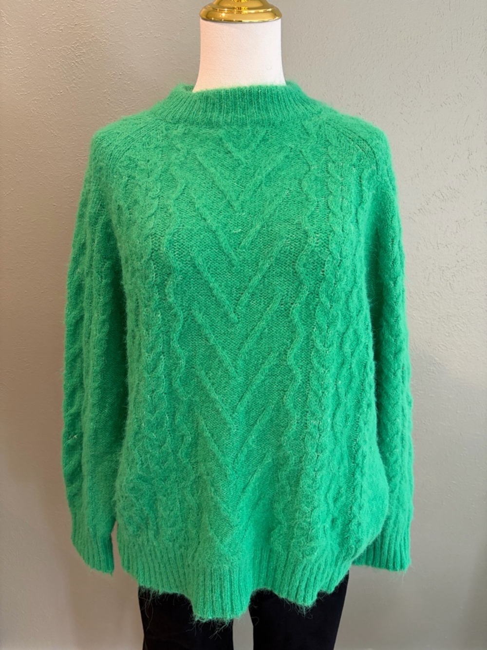 Topshop knitted fluffy cable crew jumper in green - Picture 7 of 7